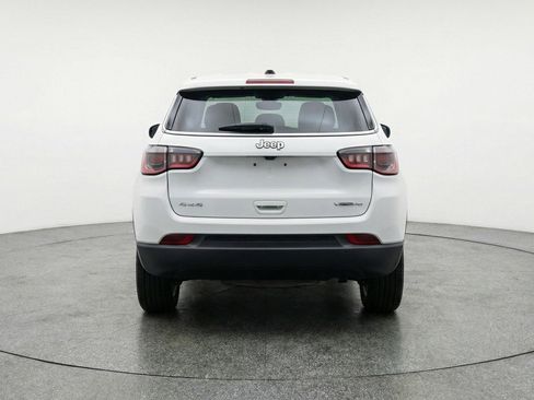 Used 2025 Jeep Compass Latitude image 7