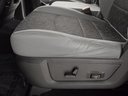 Used 2018 RAM 1500 Outdoorsman image 28