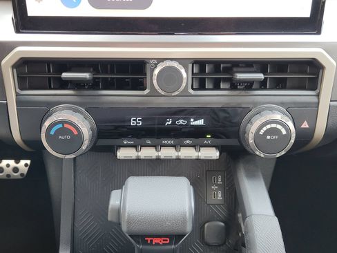 Used 2024 Toyota Tacoma TRD Sport RWD image 22