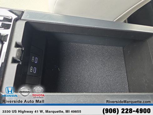 Used 2023 Toyota Prius XLE AWD/4WD image 20