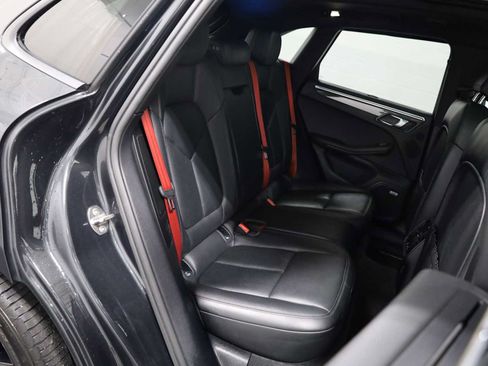 Used 2020 Porsche Macan AWD/4WD image 37