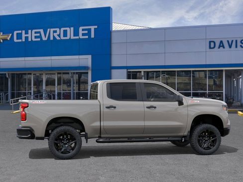 New 2026 Chevrolet Silverado 1500 Custom Trail Boss w/ LPO, Dark Essentials Package image 5