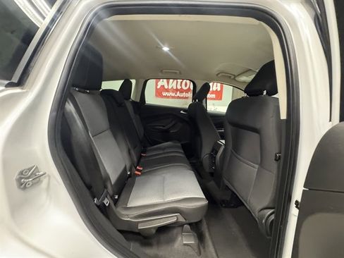 Used 2019 Ford Escape SE image 12