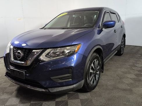 Used 2017 Nissan Rogue S image 1