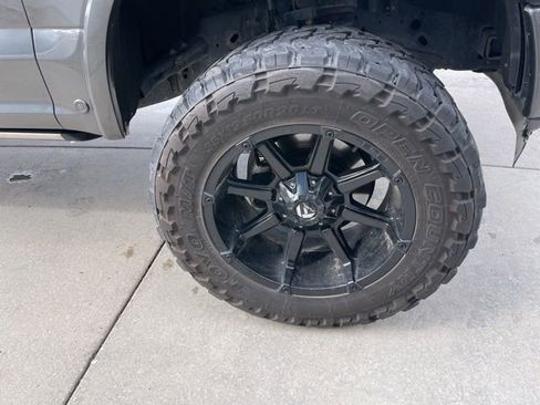 Used 2019 Ford F150 Lariat w/ Equipment Group 502A Luxury image 24