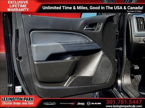 Used 2021 Chevrolet Colorado Z71 w/ Z71 Midnight Edition AWD/4WD image 19