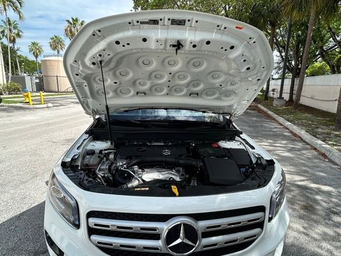 Used 2022 Mercedes-Benz GLB 250 w/ Premium Package Lite image 29