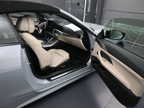 Used 2022 BMW 440i xDrive Convertible w/ Premium Package image 43