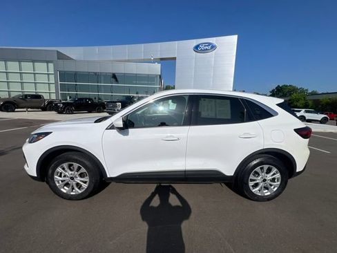 Used 2023 Ford Escape Active w/ Tech Pack #2 AWD/4WD image 8