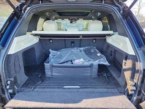 New 2025 Land Rover Range Rover SE image 13