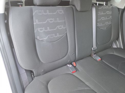 Used 2013 Kia Soul + FWD image 17