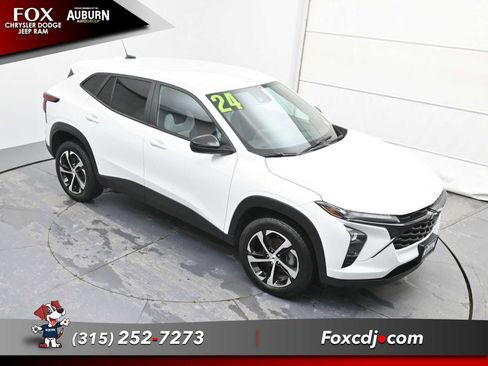 Used 2024 Chevrolet Trax RS image 24