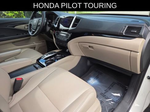 Used 2018 Honda Pilot Touring image 9