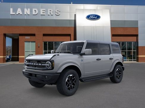 New 2026 Ford Bronco Outer Banks AWD/4WD image 1