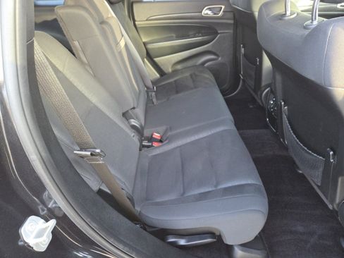 Used 2016 Jeep Grand Cherokee Laredo w/ Quick Order Package 23E image 17