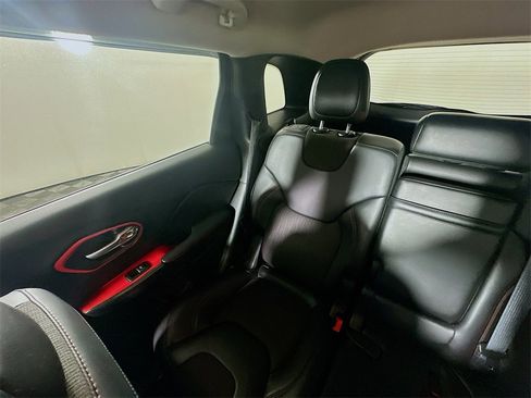 Used 2016 Jeep Cherokee Trailhawk w/ Trailer Tow Group image 12