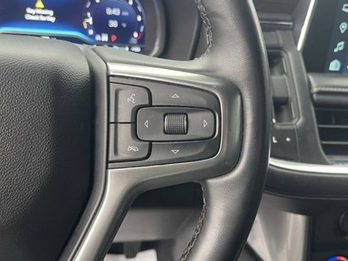 Used 2023 Chevrolet Suburban Premier image 16