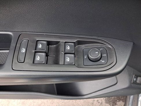 Used 2024 Volkswagen Taos S image 17