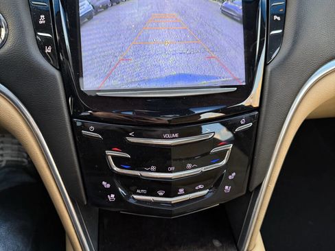 Used 2013 Cadillac XTS Premium image 18