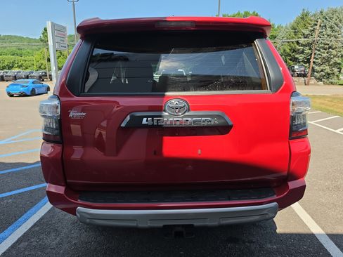 Used 2024 Toyota 4Runner TRD Off-Road AWD/4WD image 4