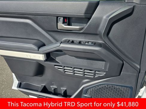 Used 2024 Toyota Tacoma TRD Sport w/ TRD Sport Upgrade Package image 33