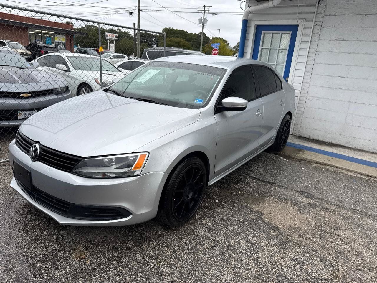 Used 2014 Volkswagen Jetta SE FWD image 2