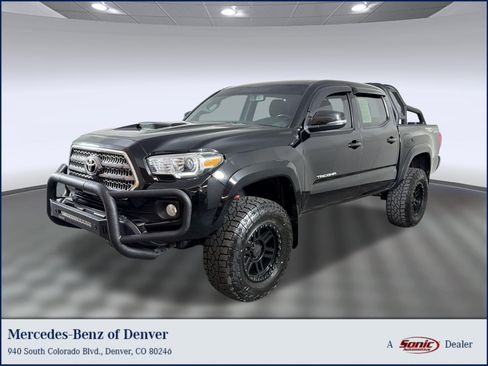 Used 2016 Toyota Tacoma TRD Sport image 1