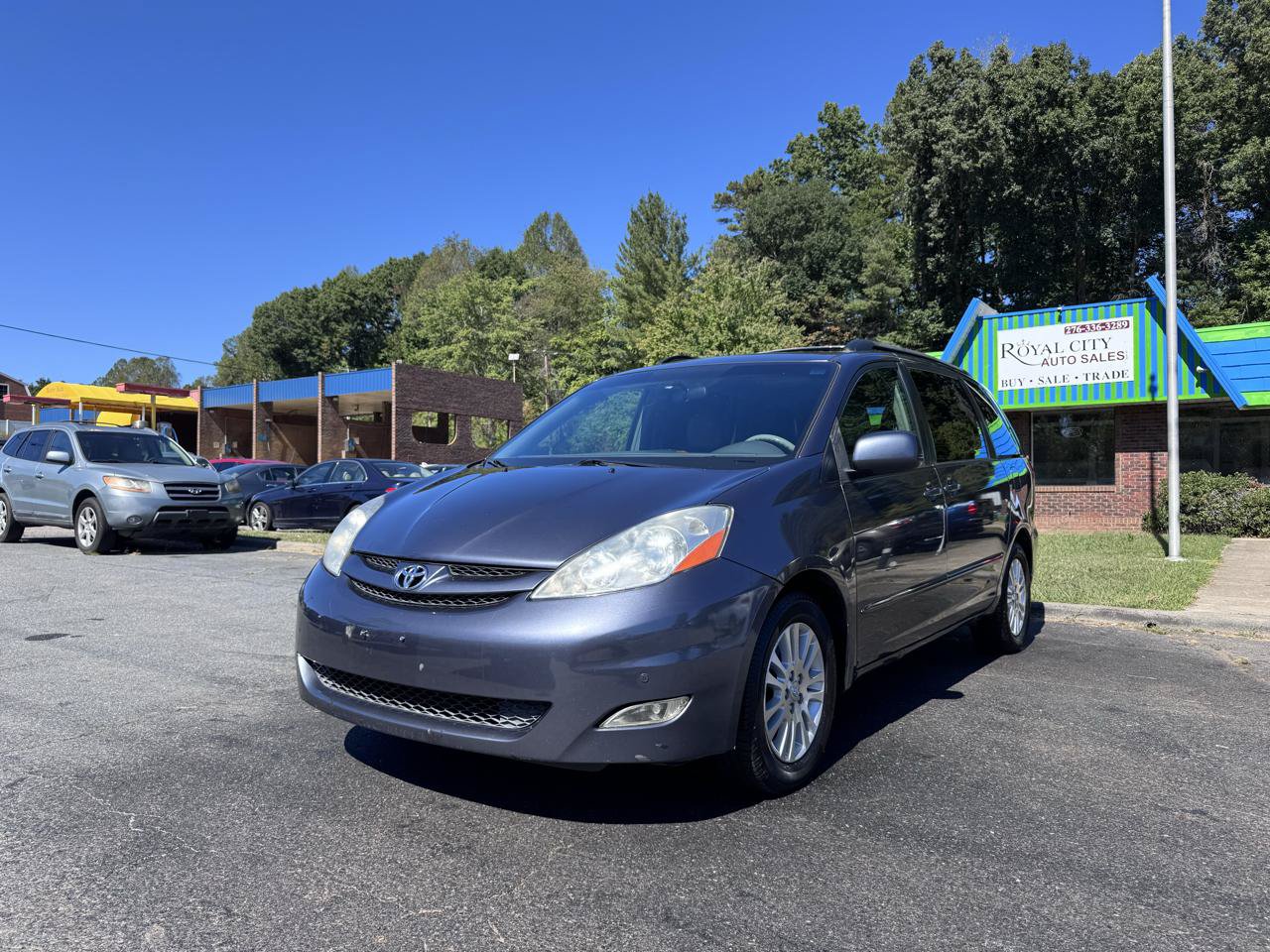 Used 2009 Toyota Sienna XLE Limited FWD image 1