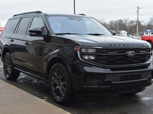 Used 2025 Ford Expedition Platinum w/ Stealth Performance Package image 7