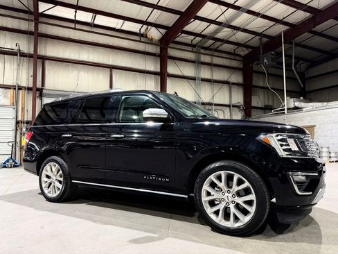 Used 2019 Ford Expedition Platinum RWD image 3