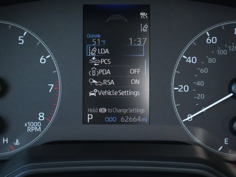 Used 2023 Toyota Corolla LE image 4