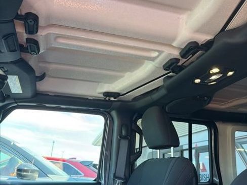 Used 2021 Jeep Wrangler Unlimited Sport AWD/4WD image 20