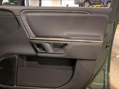 Used 2023 Rivian R1S Adventure AWD/4WD image 23