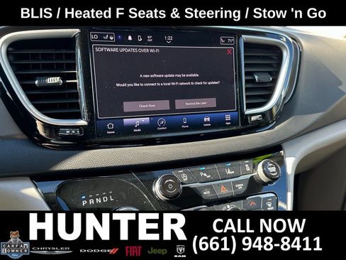 Used 2024 Chrysler Pacifica Touring-L FWD image 28