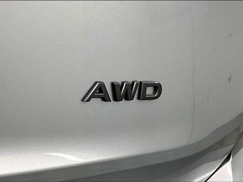 Used 2024 Nissan Rogue S image 9