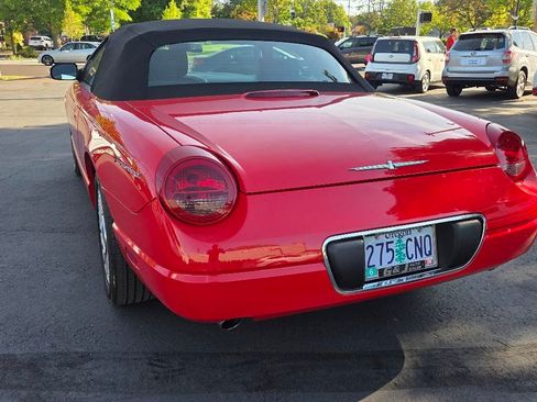 Used 2005 Ford Thunderbird RWD image 10
