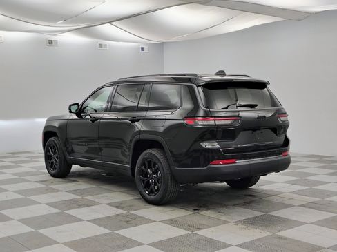 New 2026 Jeep Grand Cherokee L 4WD image 9