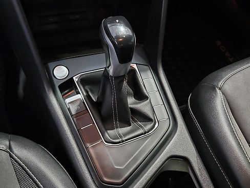 Used 2022 Volkswagen Taos SE image 13