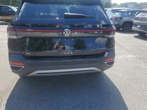 New 2025 Volkswagen Taos SE image 6