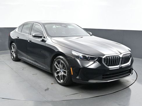 Used 2024 BMW i5 eDrive40i w/ M Sport Package image 2