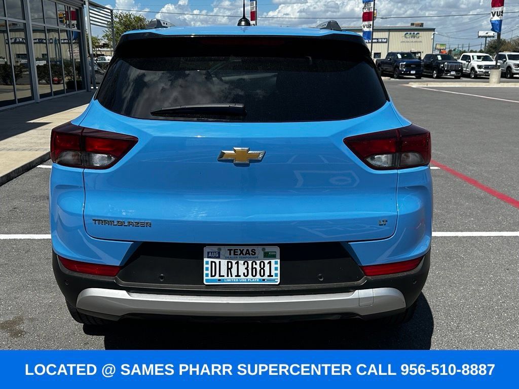 Used 2024 Chevrolet TrailBlazer LT w/ LT Cold Weather Package FWD image 11