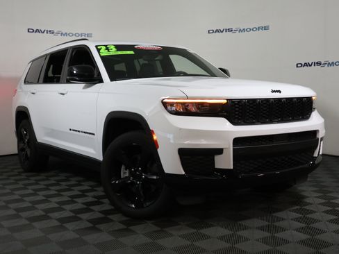 Used 2023 Jeep Grand Cherokee L Laredo AWD/4WD image 2