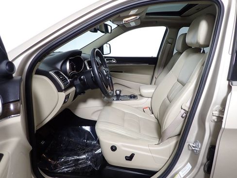 Used 2014 Jeep Grand Cherokee Limited AWD/4WD image 23