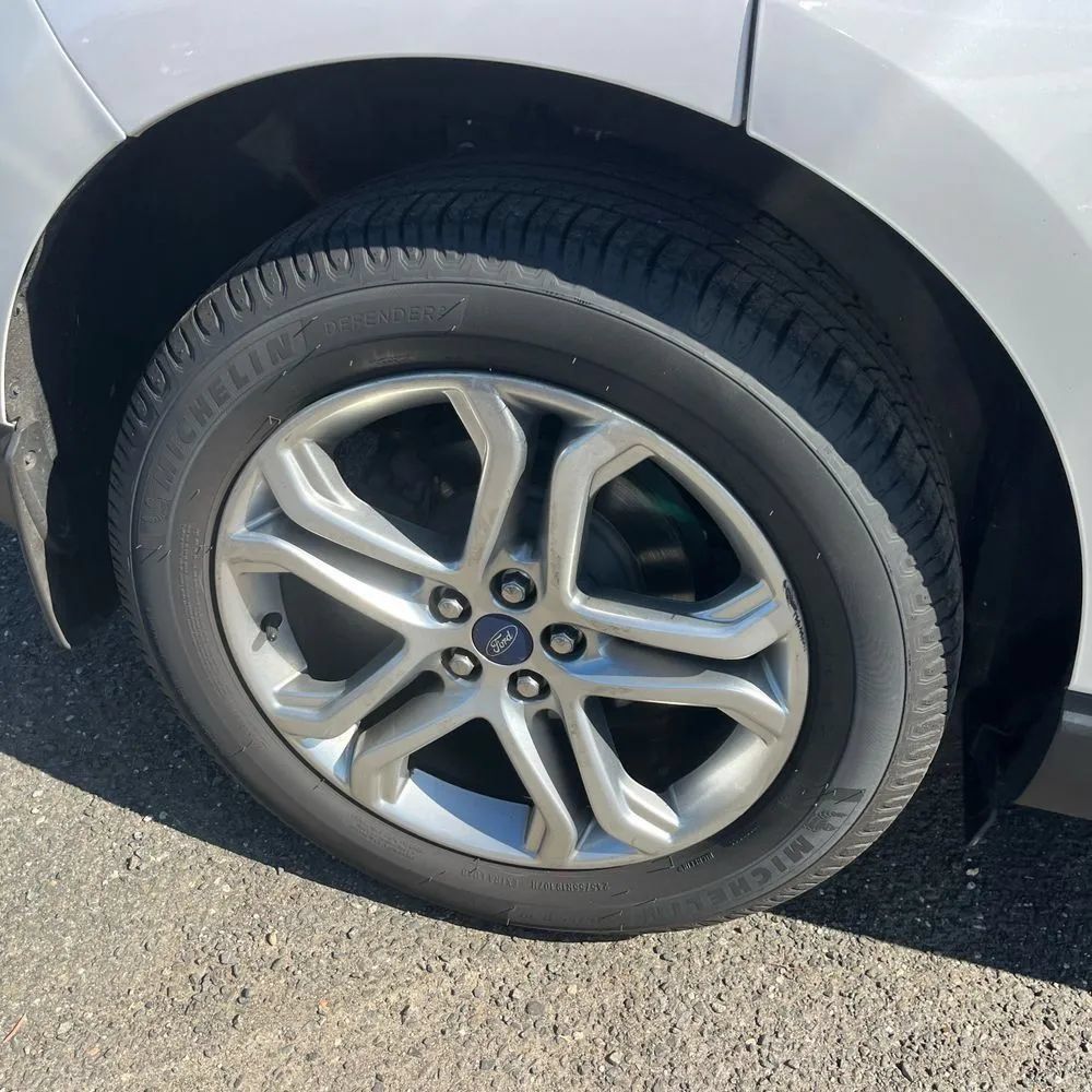 Used 2018 Ford Edge Titanium w/ Equipment Group 301A AWD/4WD image 14
