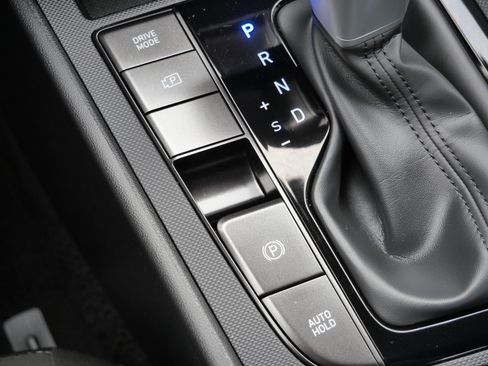 Certified 2025 Hyundai Elantra SEL image 27