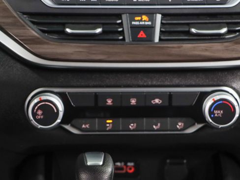 Used 2024 Nissan Altima 2.5 SV image 20