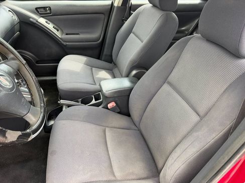 Used 2005 Pontiac Vibe w/ Power Group Value Package FWD image 10