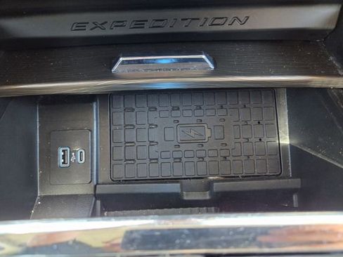 Used 2024 Ford Expedition Max Limited AWD/4WD image 30