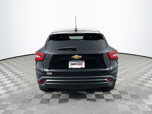 Used 2024 Chevrolet Trax LS image 10