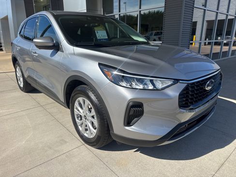 Certified 2023 Ford Escape Active w/ Tech Pack #2 image 10